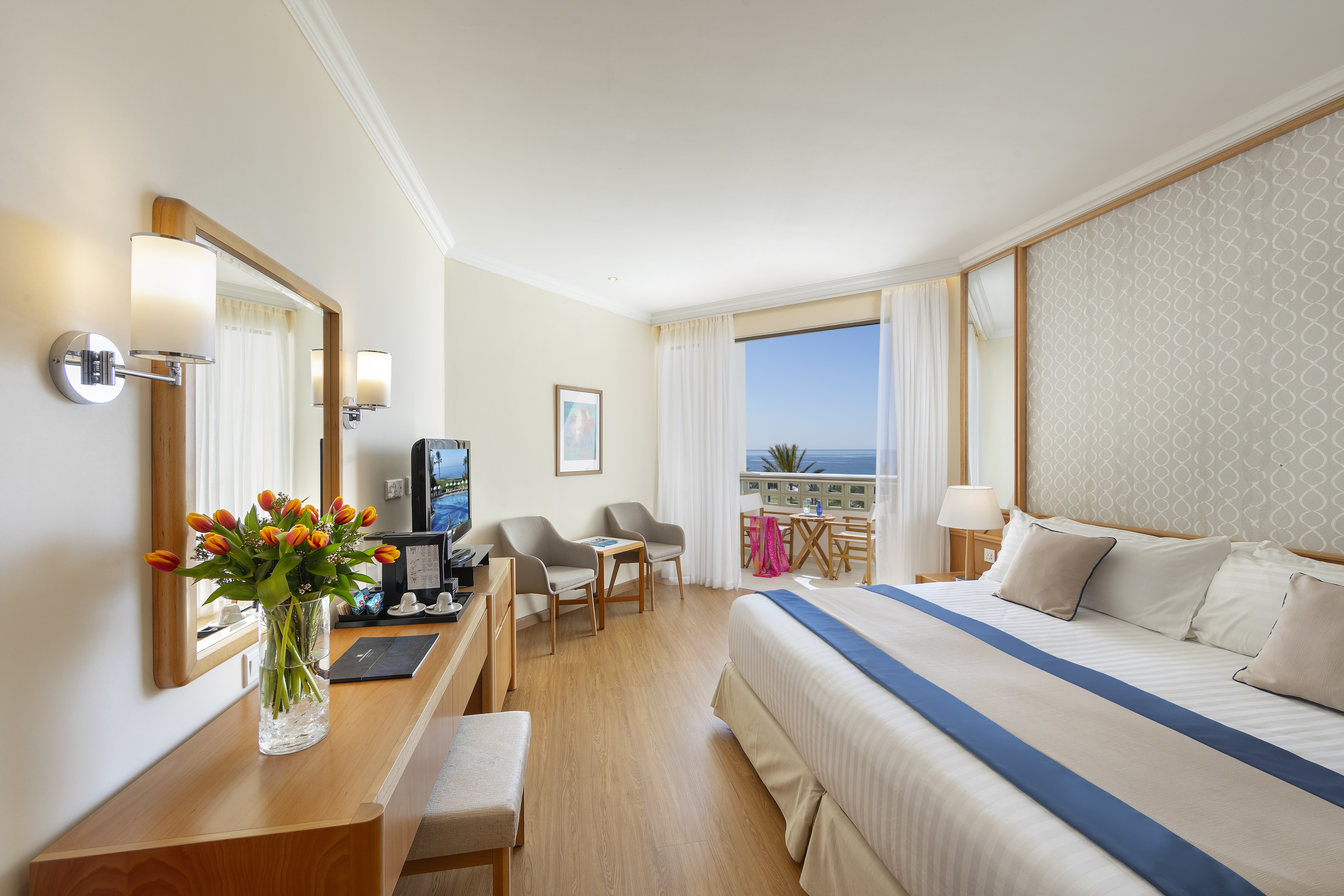 CLASSIC, TWIN BEDS, SEA VIEW