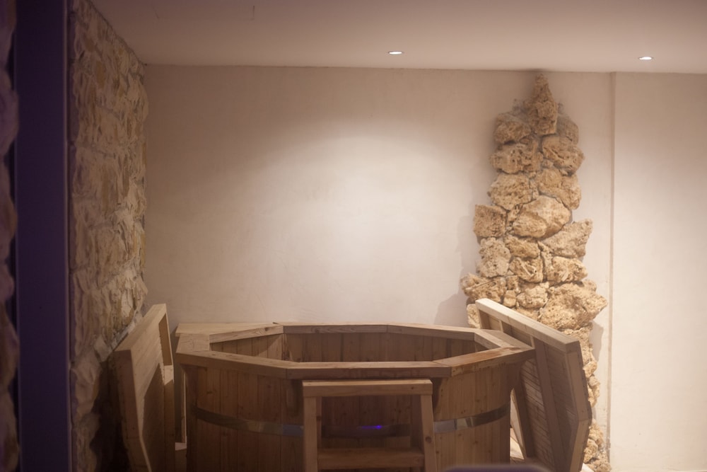 Diamond Hill Spa Hotel 3/50
