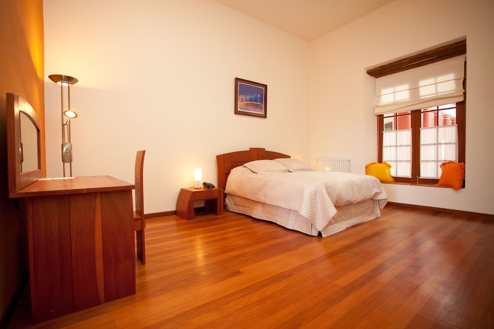 Villa Antigua Hotel 5/30