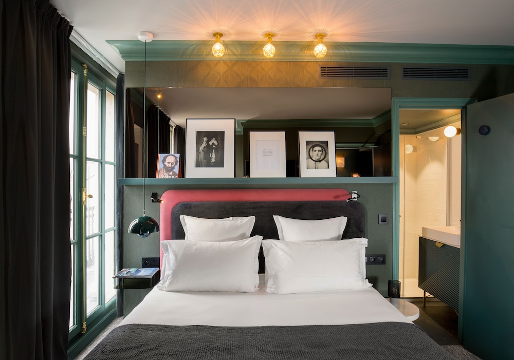 Bob Hotel 7/42