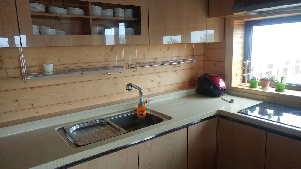 Daegwallyeong Solbawee Log-Housing Pension 21/22