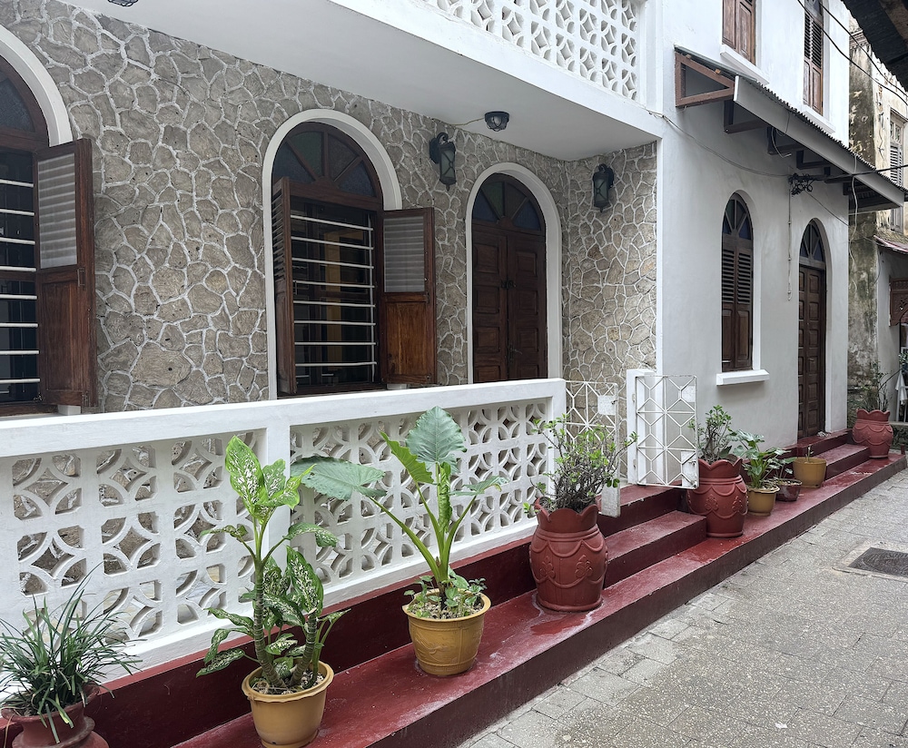 Princess Salme Inn 6/50