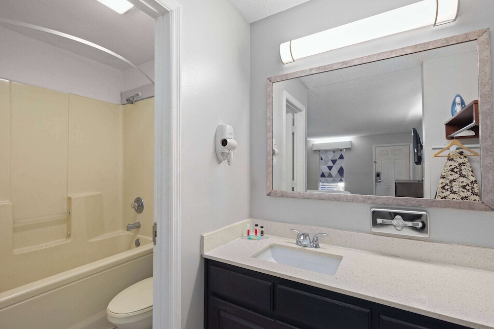 Baymont by Wyndham Selma 37/44
