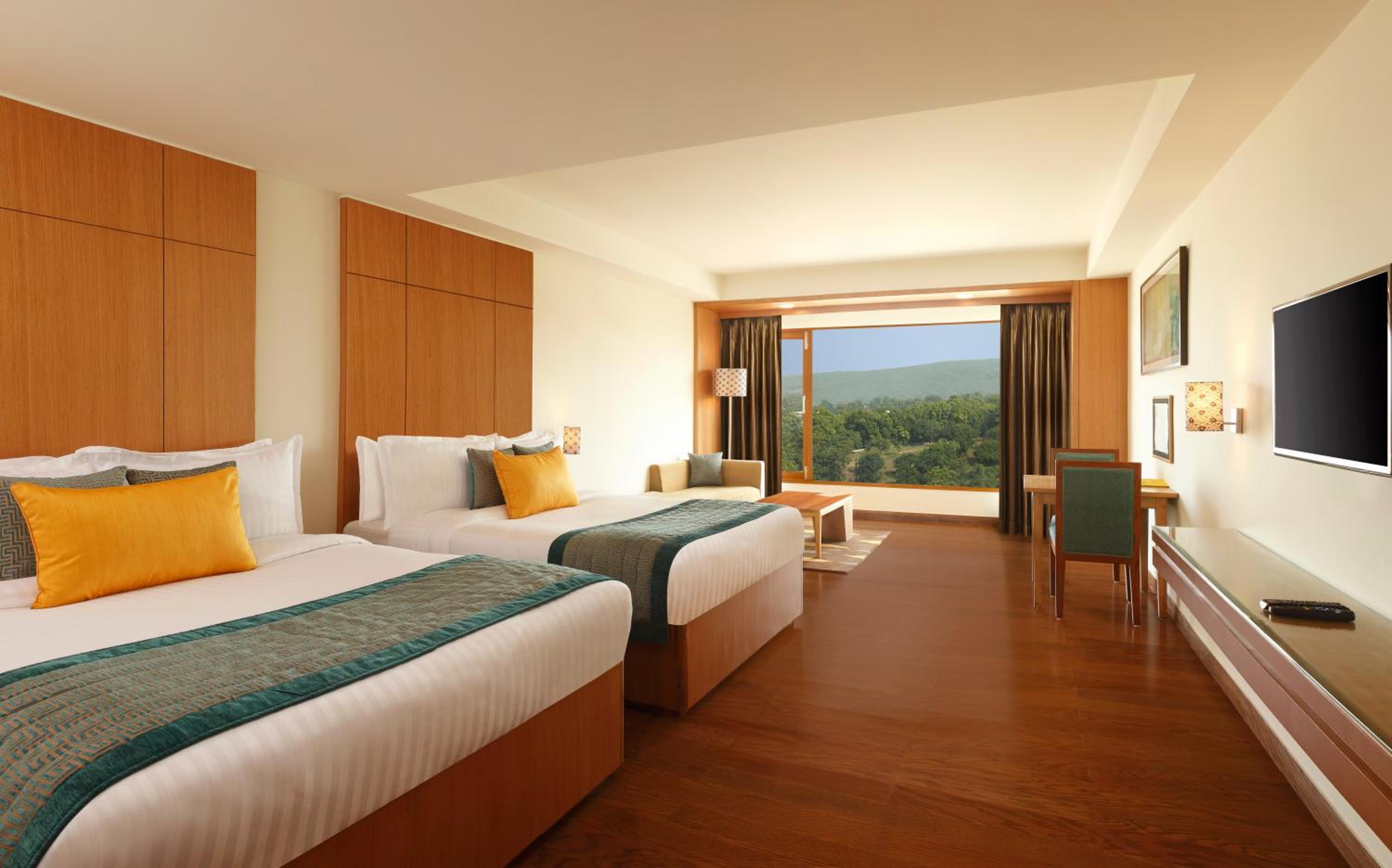 Room, Valley View