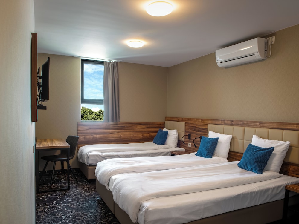 The Lake Hotel Amsterdam Airport 6/34