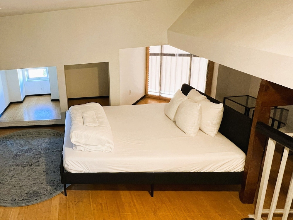 DELUXE, STUDIO, MULTIPLE BEDS, KITCHEN