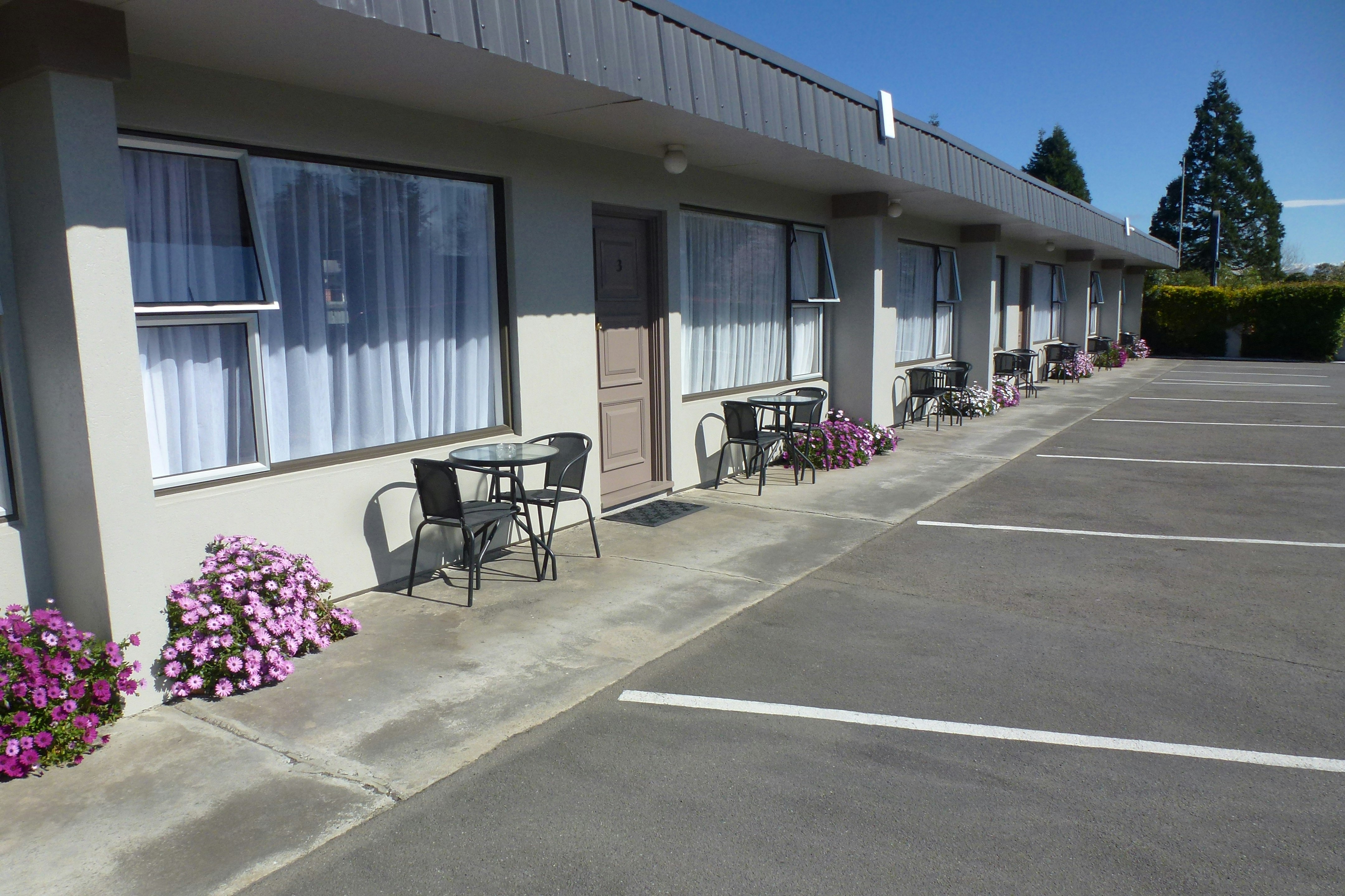 Asure Adcroft Motel 58/61