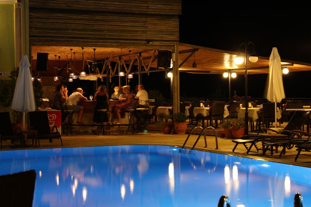 KULUBE HOTEL 38/50