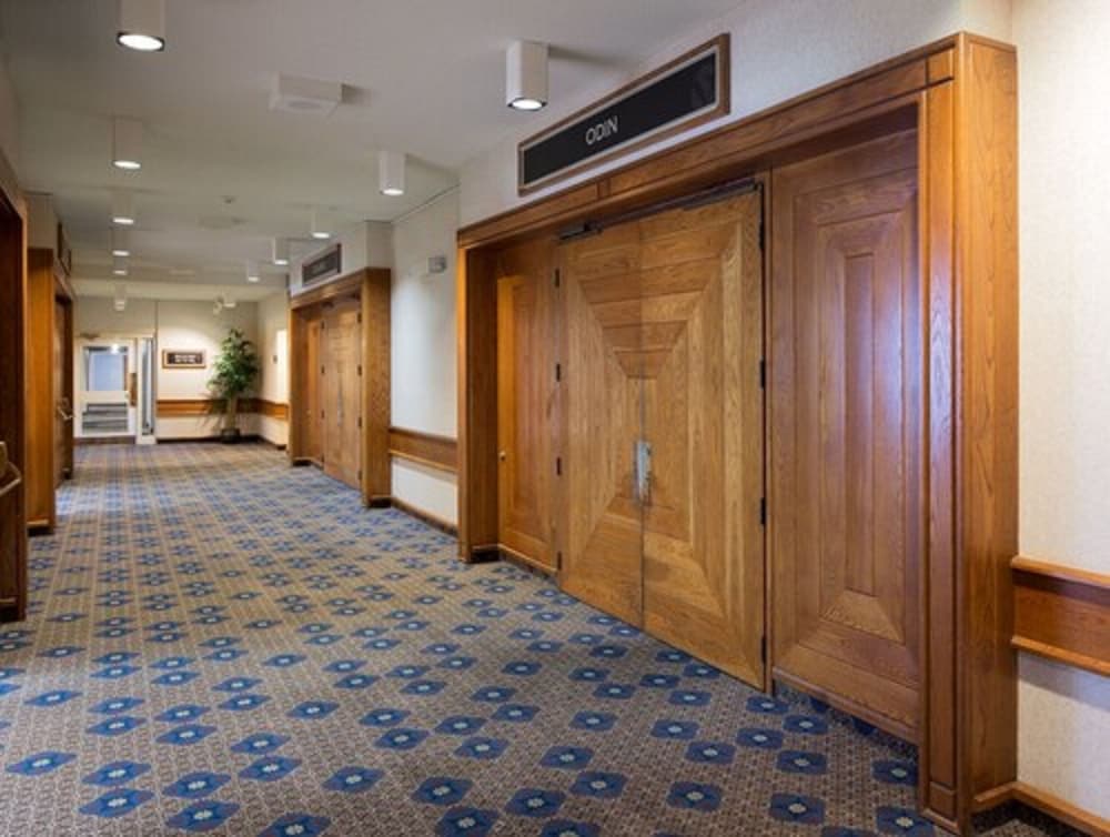 Valhalla Hotel & Conference Centre 5/60