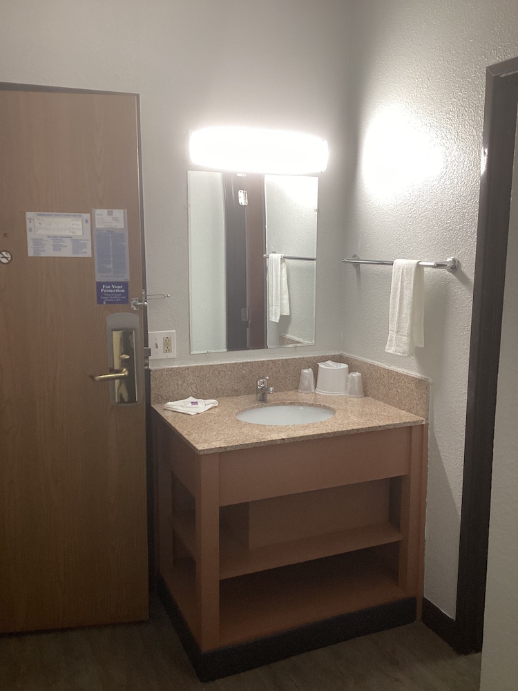 Motel6 Bridgeview, IL 64/64