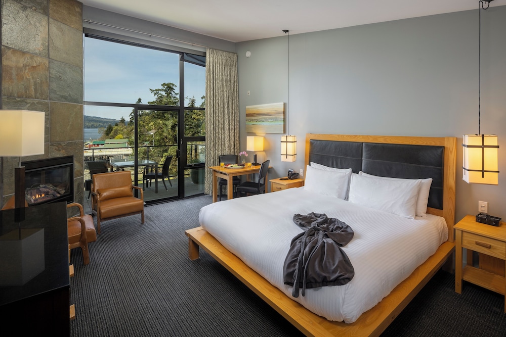 OCEAN, KING BED