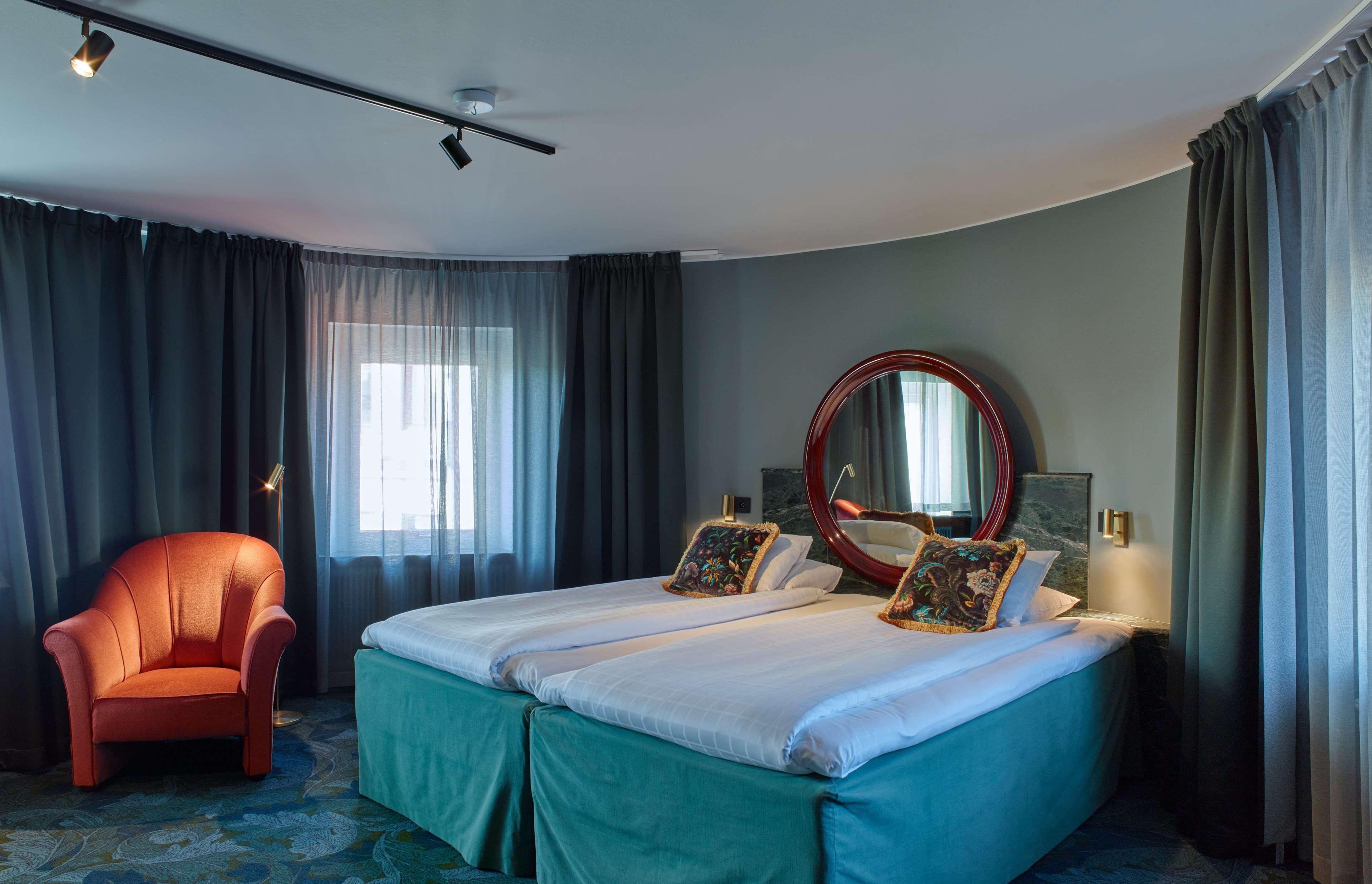 SUPERIOR, KING BED