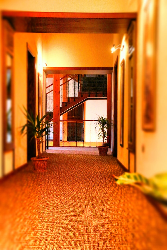 Bosnali Hotel 6/75