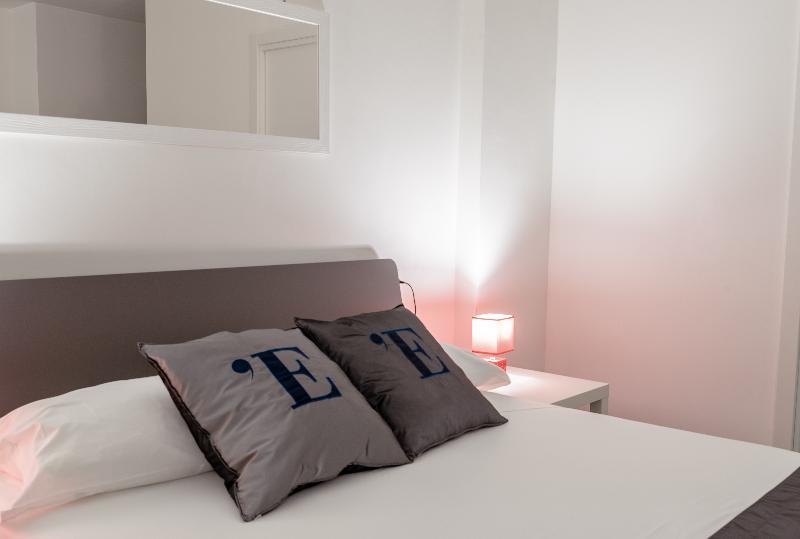ECONOMY, DOUBLE BED