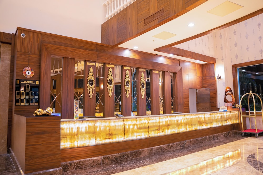 Oz Hotels Sui 7/49