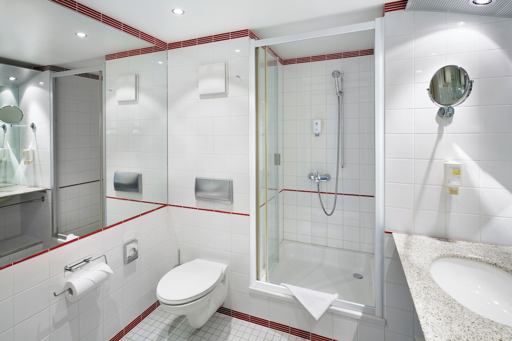 KONGRESSHOTEL POTSDAM AM TEMPLINER SEE 65/66