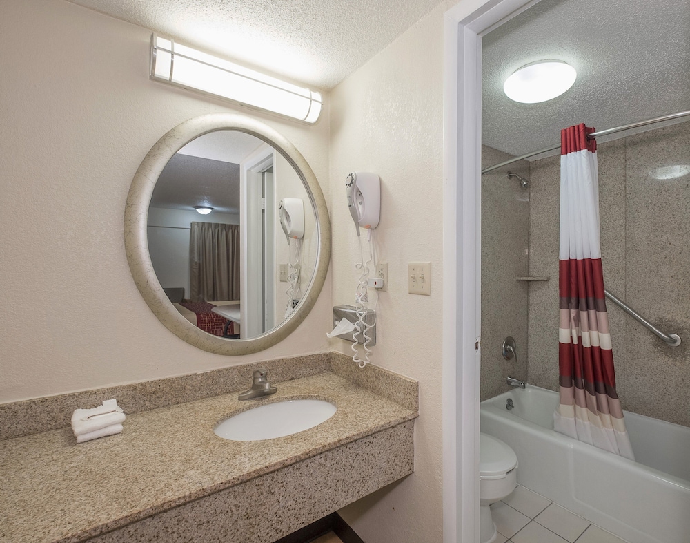 Red Roof Inn Hagerstown - Williamsport, MD 24/31