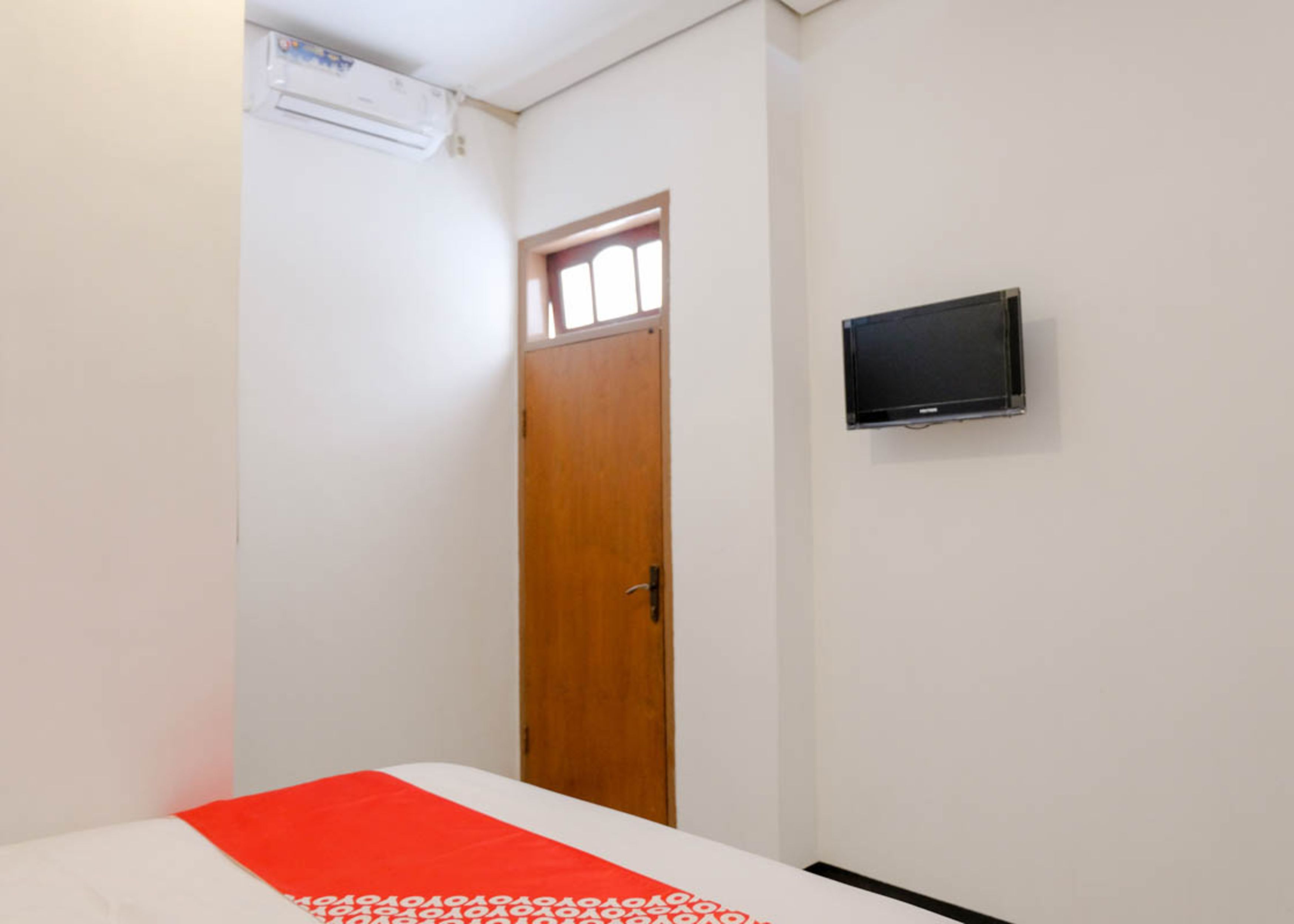 OYO 1376 Kina Family Residence 14/28
