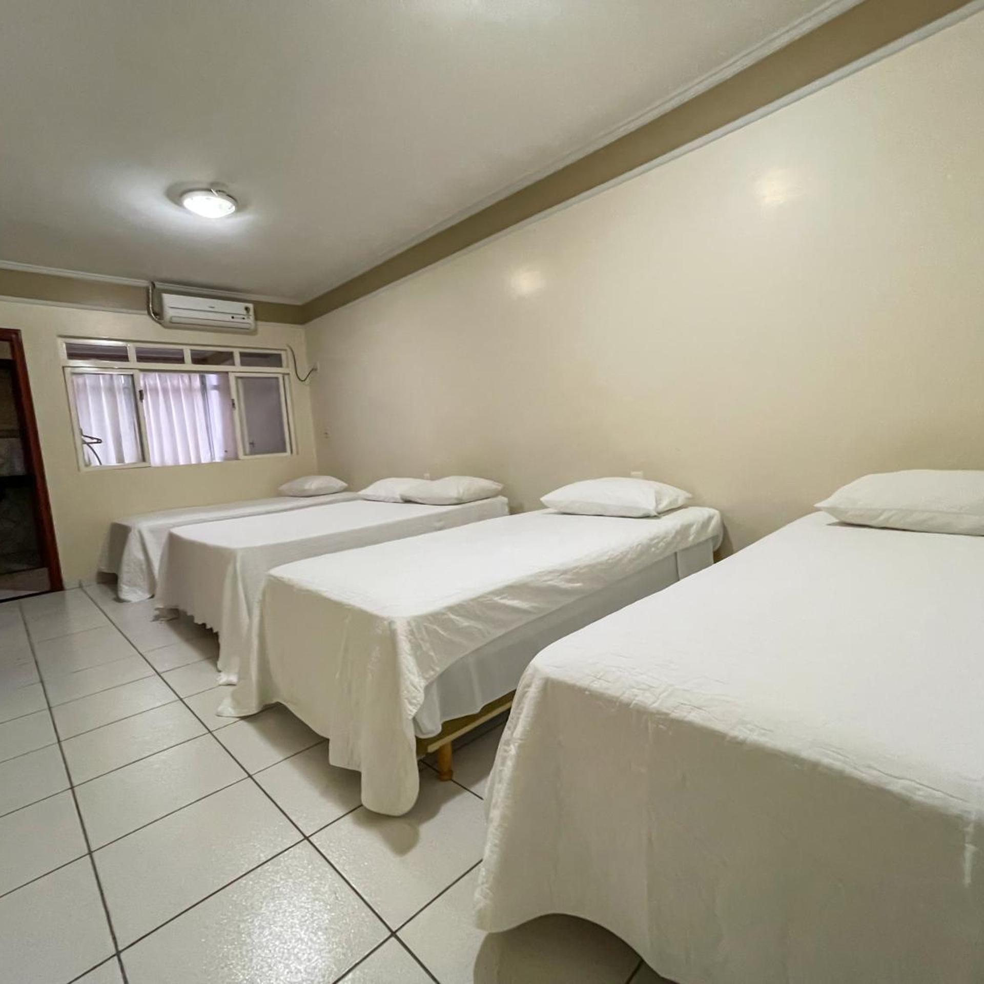 CANADA HOTEL 23/54
