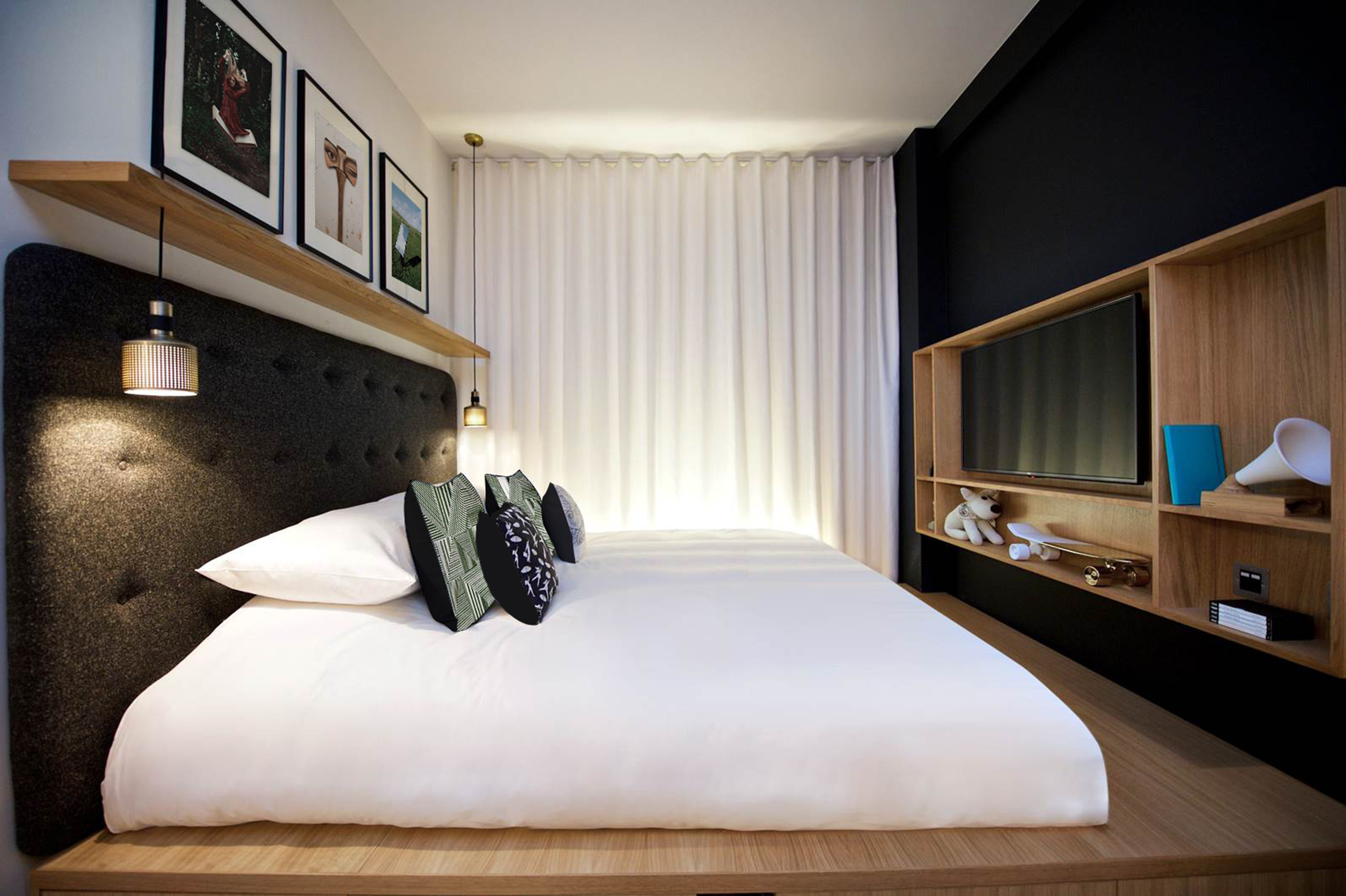 Double Bed, No Window