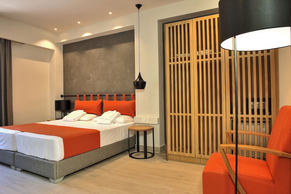 Elia Bettolo Hotel 17/69