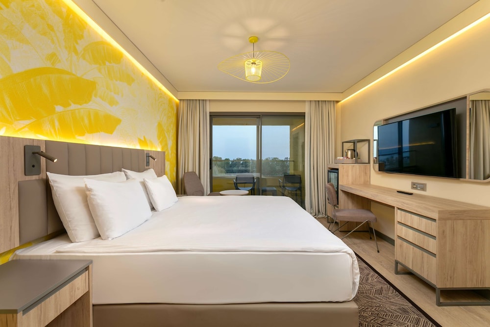 JUNIOR FAMILY ROOM