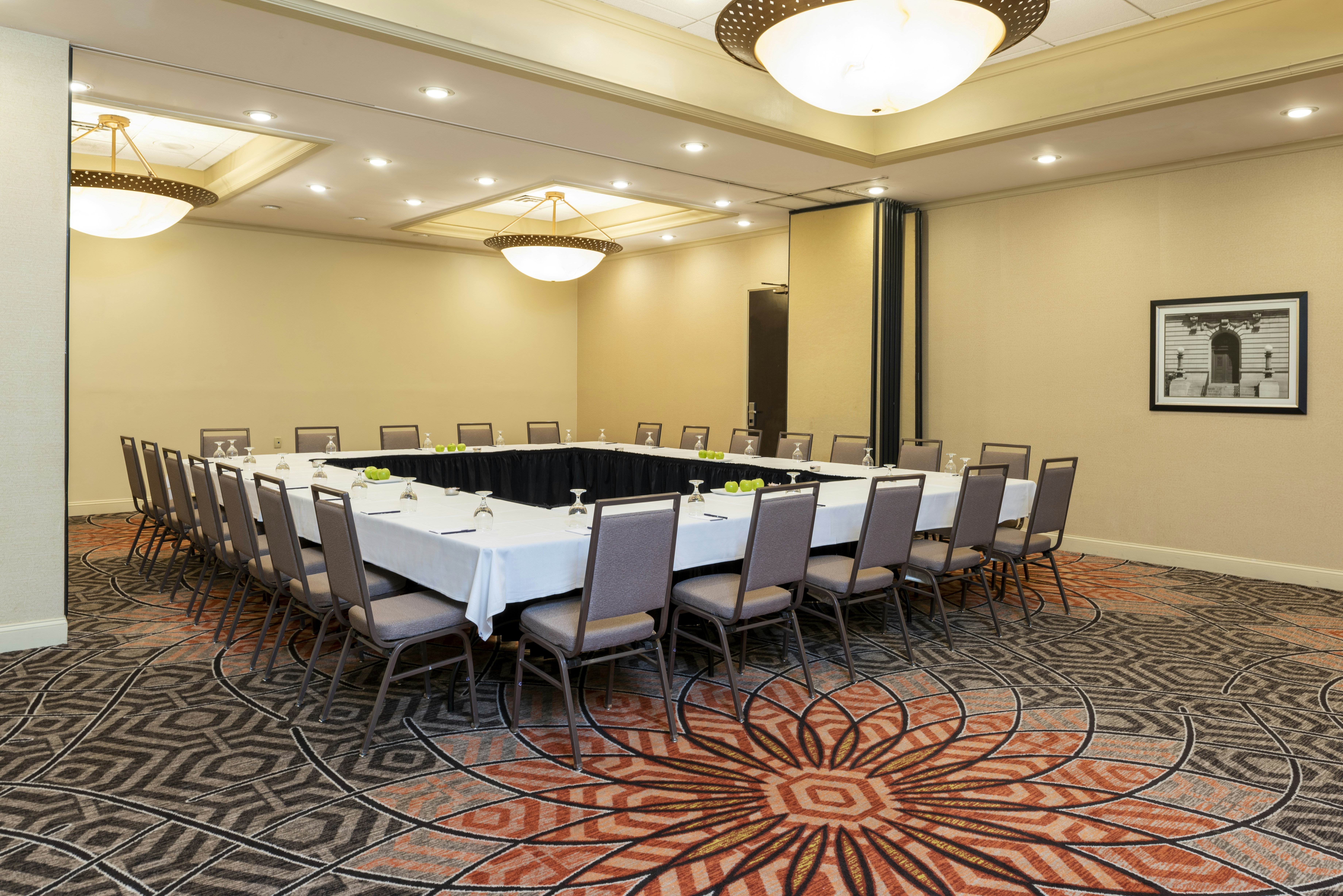 Doubletree By Hilton Hotel Grand Rapids Airport 45/53