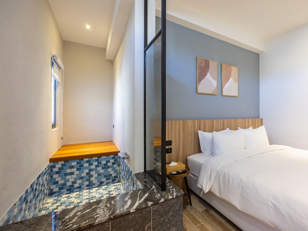Seawall Inn 10/50