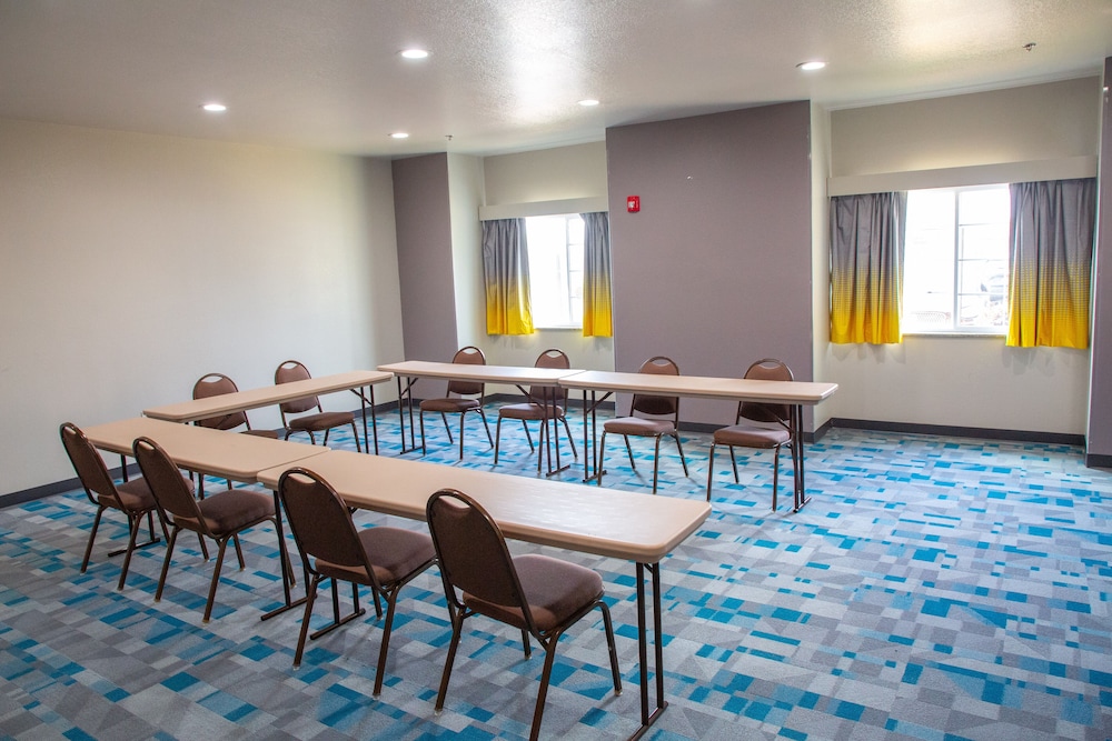 Microtel Inn & Suites by Wyndham Searcy 40/50