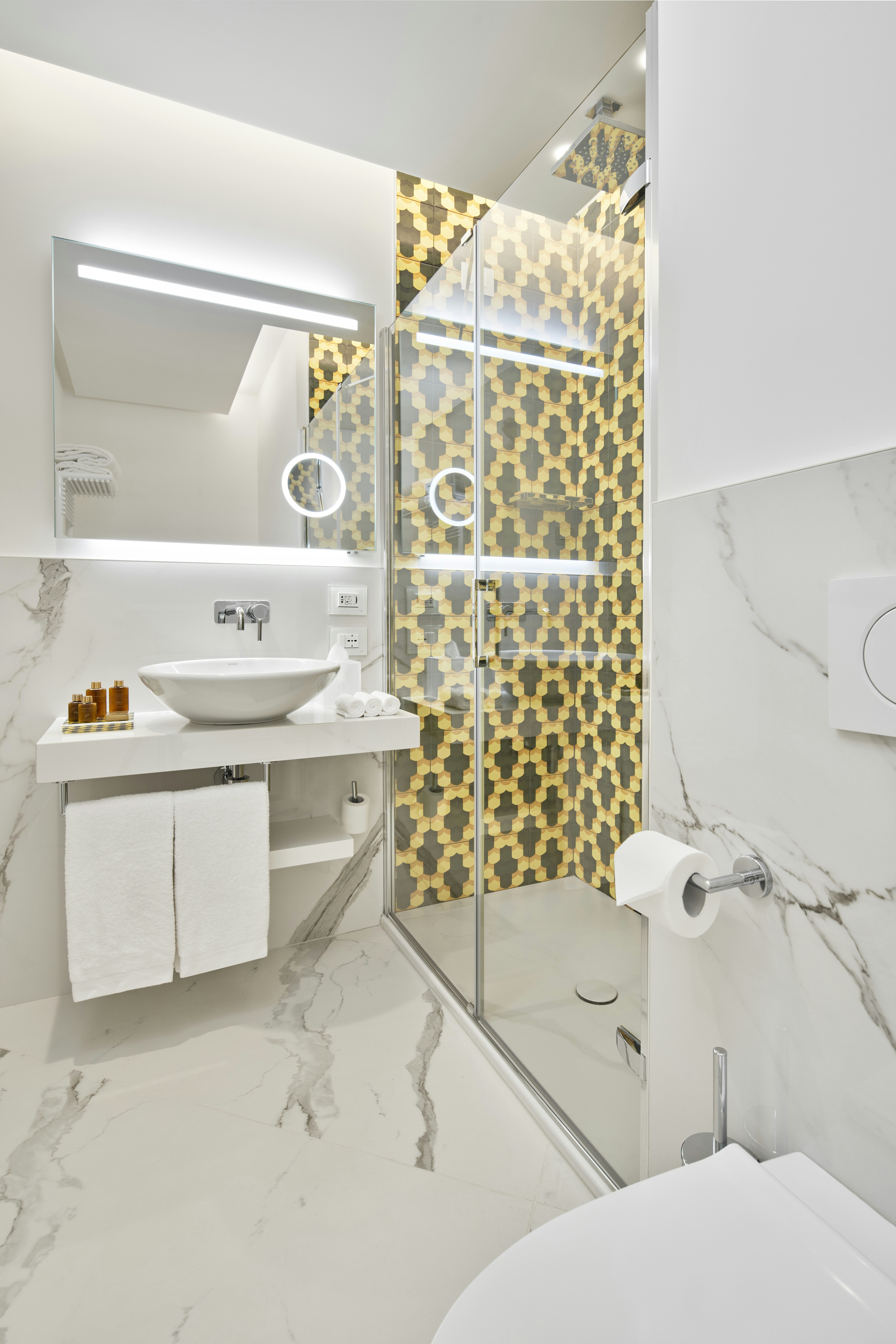 De Bonart Naples, Curio Collection by Hilton 50/50
