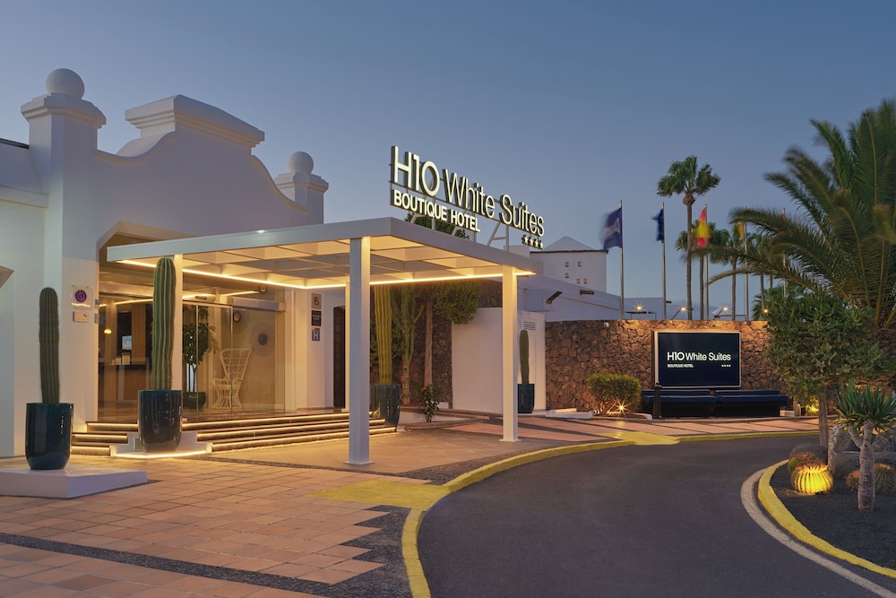 H10 White Suites - Adults Only 8/70