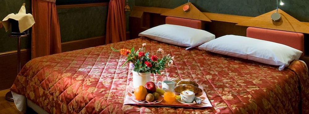 HR Hotel 13/28