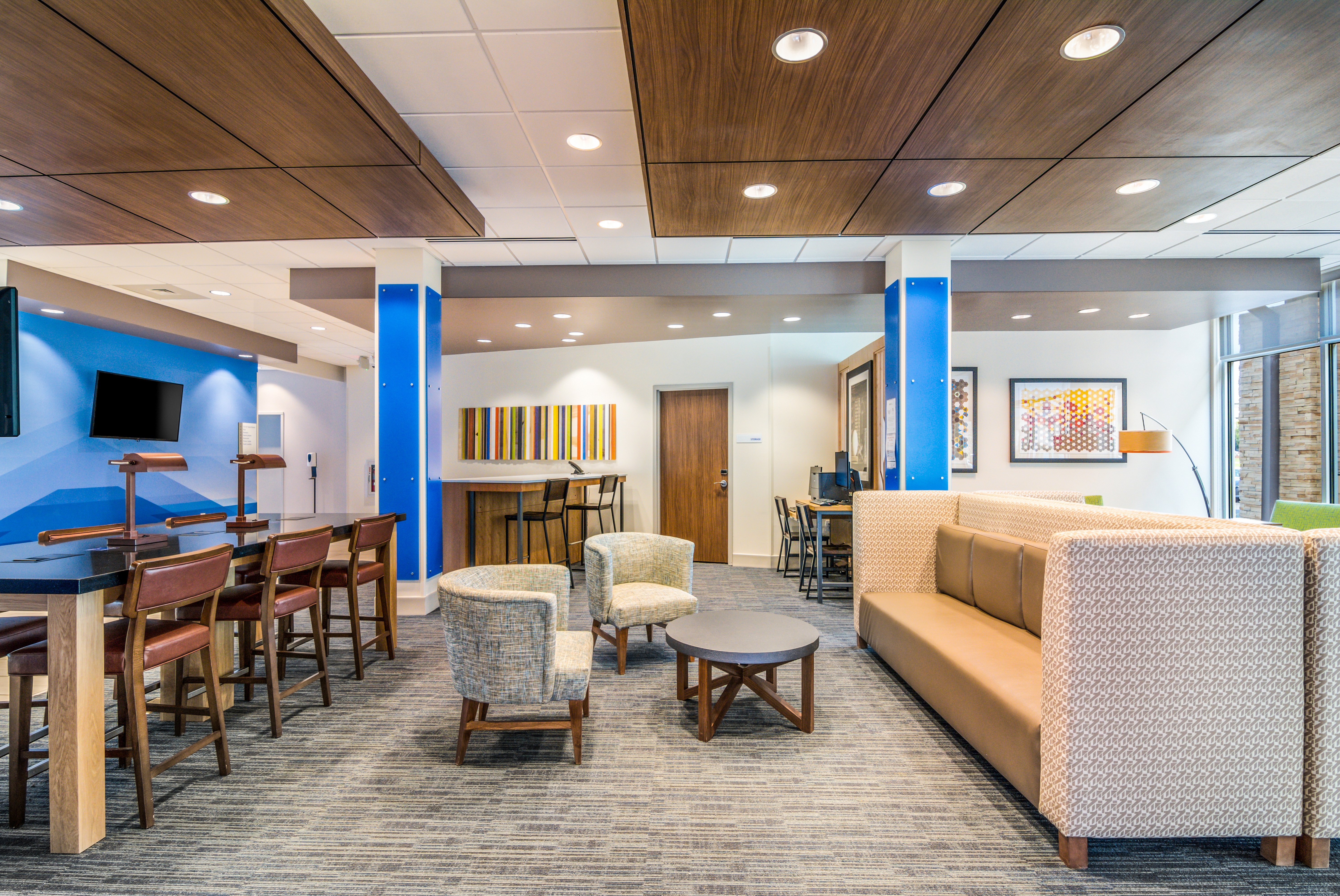 Holiday Inn Express and Suites Asheboro 27/34