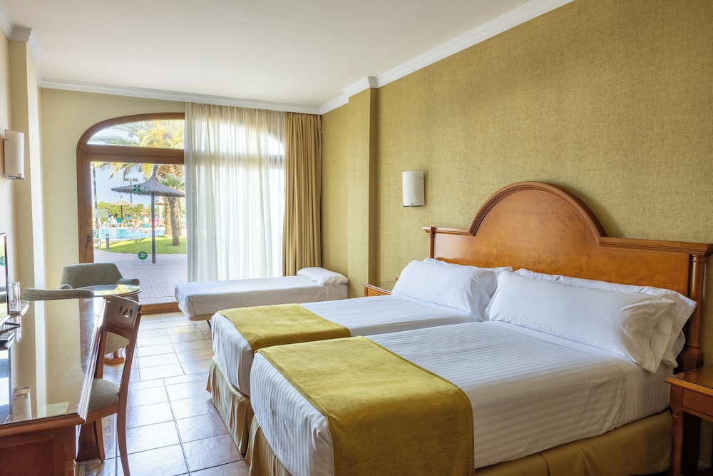 SUPERIOR, DOUBLE BED, WITH EXTRA BED, GARDEN VIEW