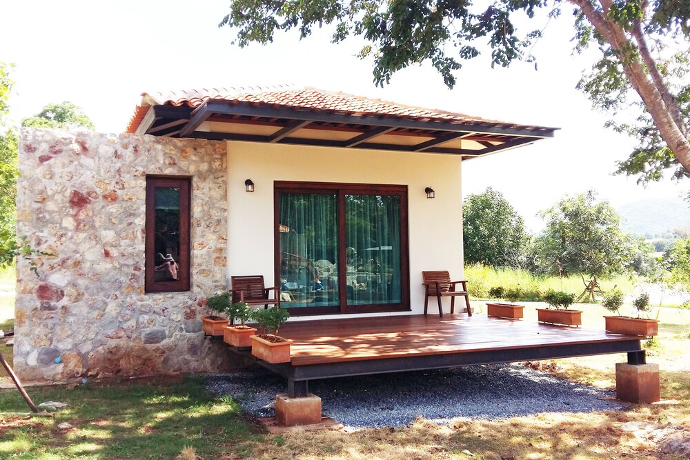 Mela Garden Retreat Cottage 2/75