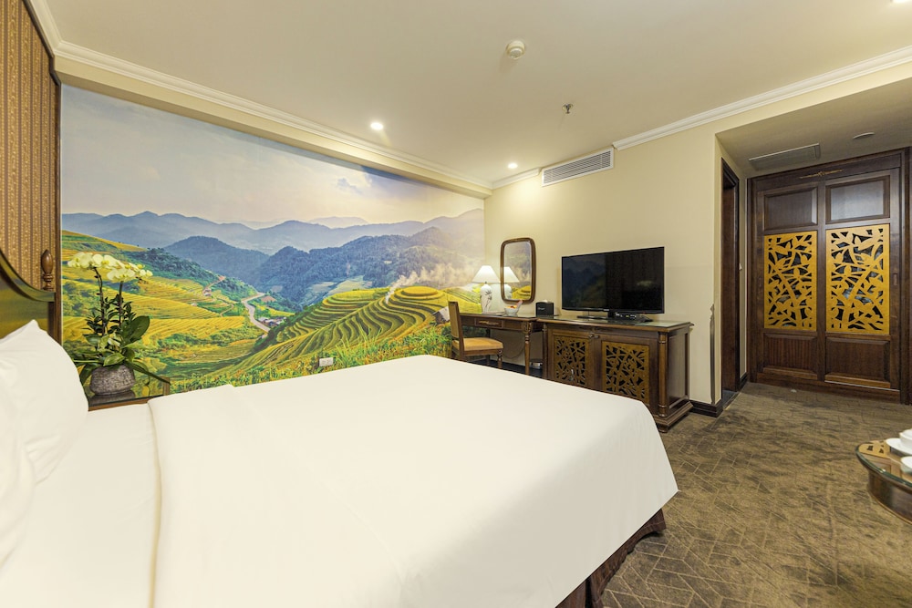 SUPERIOR ROOM