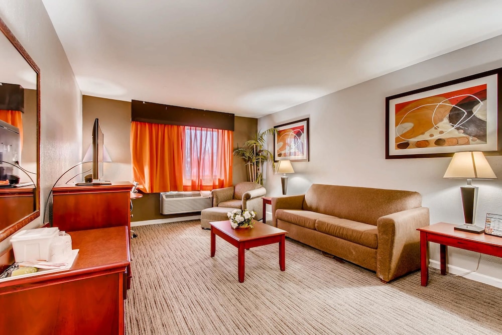 Orangewood Inn Suites Midtown 28/58