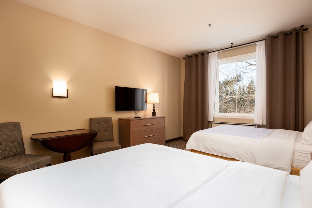 STANDARD, 2 DOUBLE BEDS