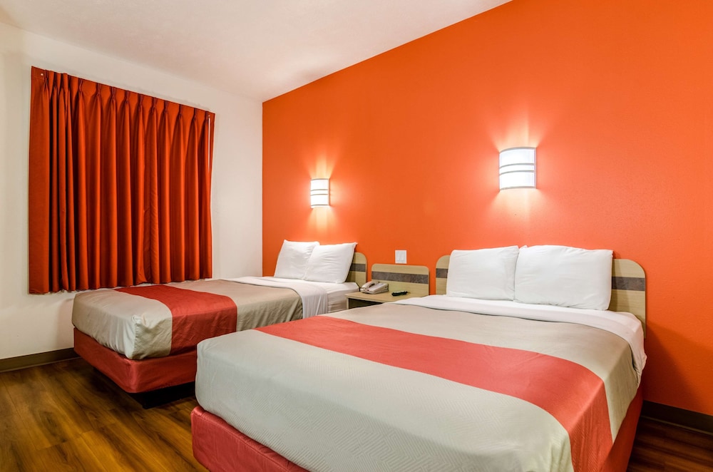 Motel 6 Kearney, NE 30/54