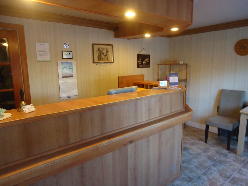 Bayside Inn & Waterfront Suites 5/40