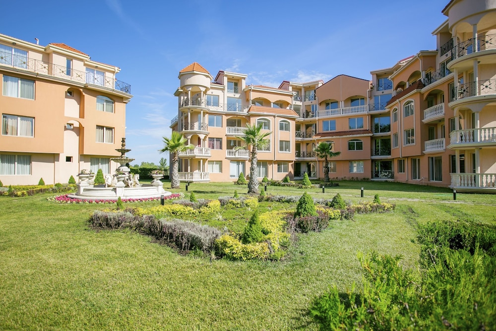 Hacienda Beach Resort 65/70