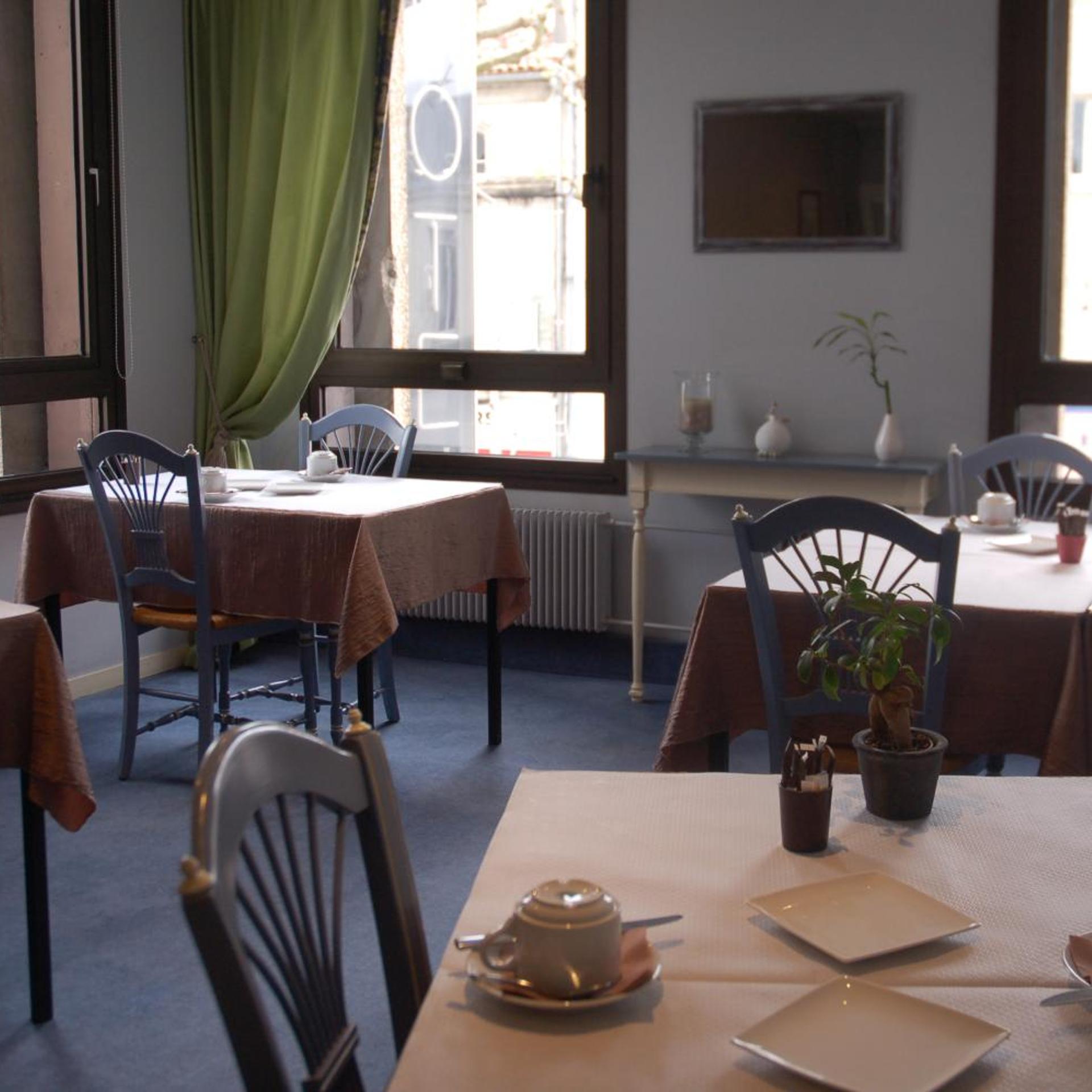 HOTEL DE L'AVENUE 43/57