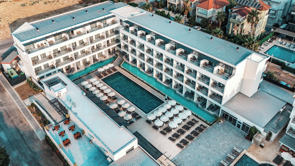 Victoria Princess Hotel Side - Adults Only 3/50