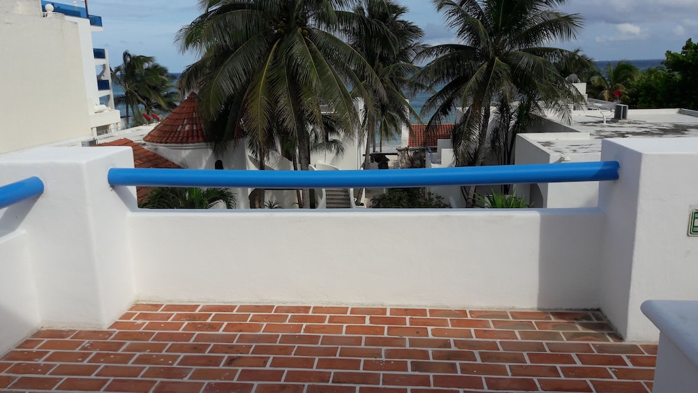 Pelicano Inn 39/67