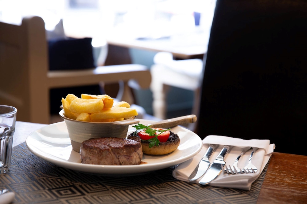 Queens Head Hotel 30/51
