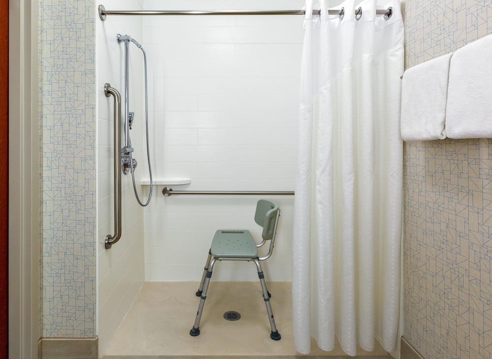 Holiday Inn Express Ellensburg 44/62