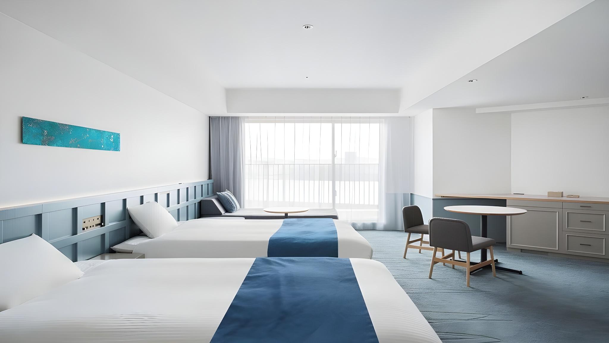 Deluxe, Quadruple, 2 Double and Twin Beds
