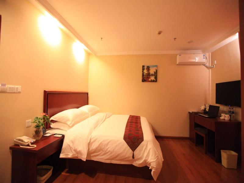 GreenTree Inn Liaoning Dalian Railway Station South Shengli Square Express Hotel 29/35