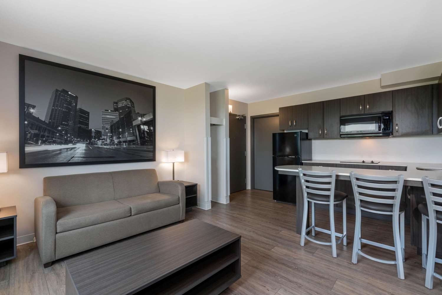 Super 8 by Wyndham Winnipeg East MB 19/31