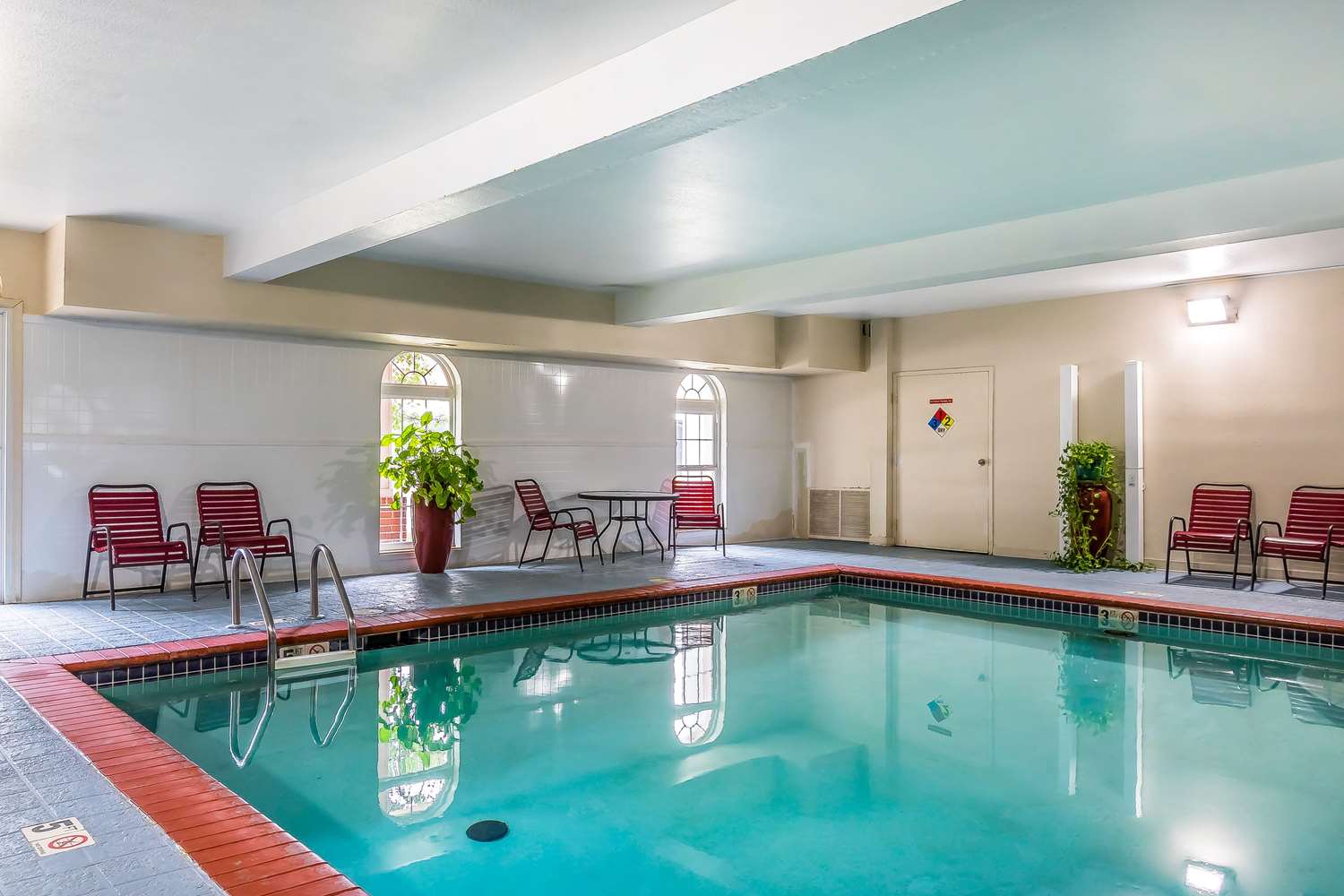 Quality Inn and Suites Chesterfield Village 7/16